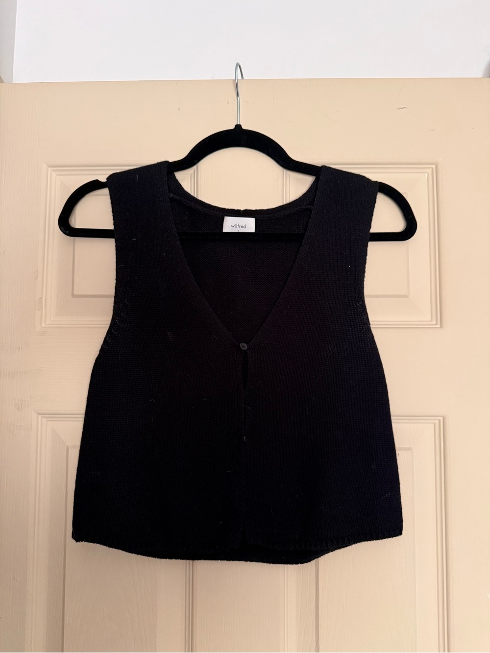 Aritzia Wilfred basque sweater vest